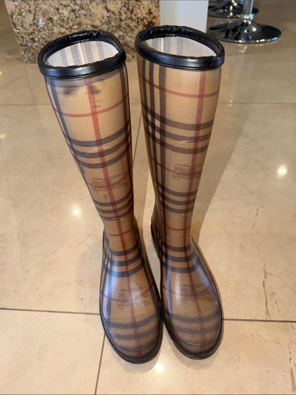 Burberry rainy boots size 40